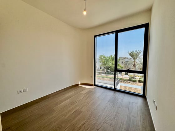 Handed Over | Available | Brand New | G + 1, picture 12