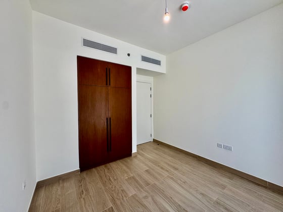 Handed Over | Available | Brand New | G + 1, picture 8