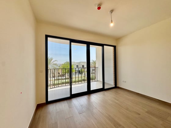 Handed Over | Available | Brand New | G + 1, picture 9