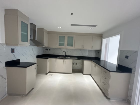 Vacant | Low Floor | Upgraded..........., picture 8