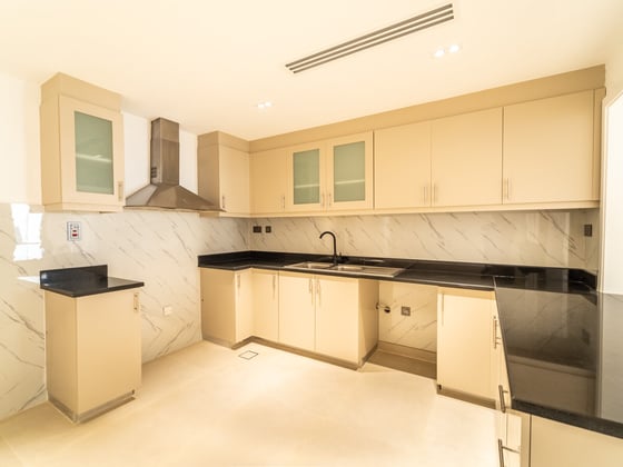 Vacant | Low Floor | Upgraded..........., picture 9