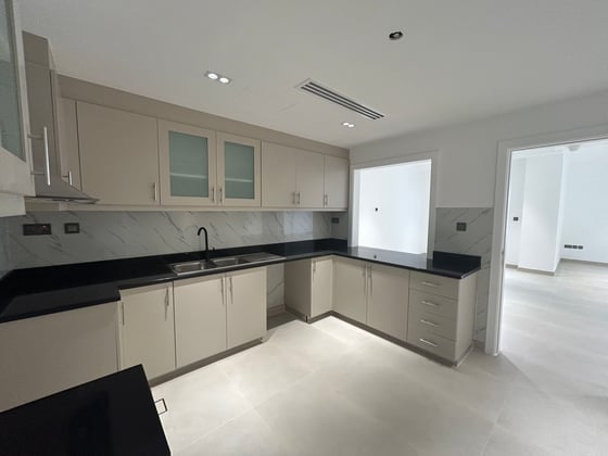 Vacant | Low Floor | Upgraded..........., picture 7