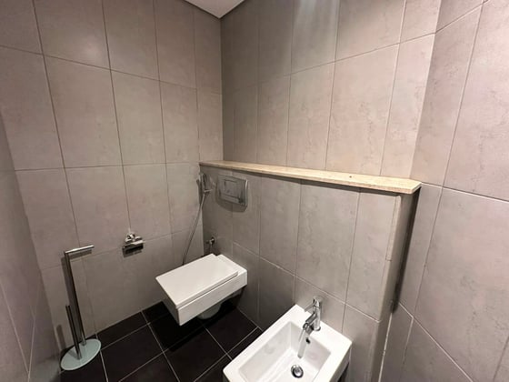 Corner Unit | Vacant | Grand Living....., picture 11