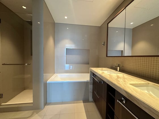Burj Khalifa-Fountain View | Unfurnished | Vacant, picture 11