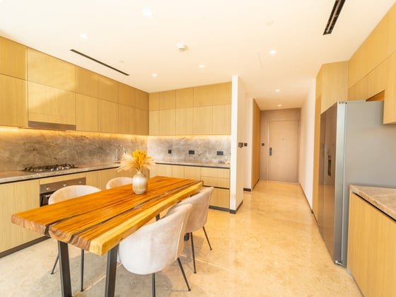 Luxury Living | Fully Upgraded | Full Marina View, picture 13