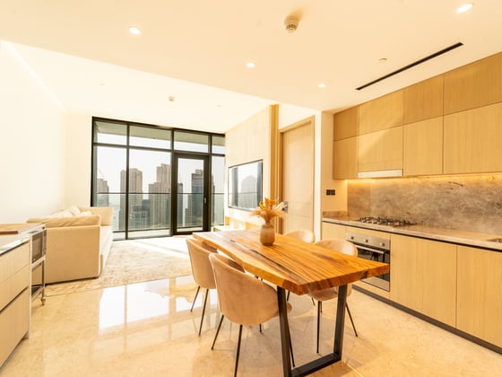 Luxury Living | Fully Upgraded | Full Marina View, picture 6