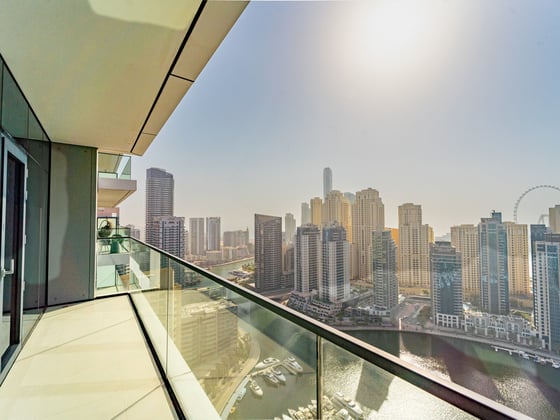 Luxury Living | Fully Upgraded | Full Marina View, picture 5