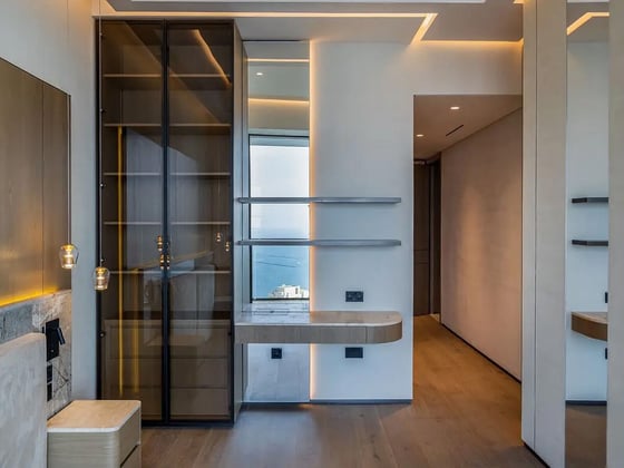Luxury Living | Fully Upgraded | Full Marina View, picture 10