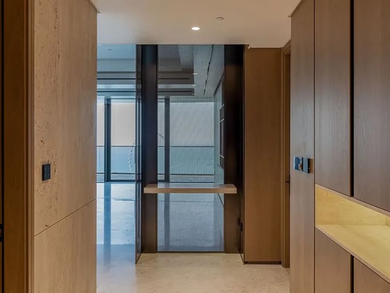 Luxury Living | Fully Upgraded | Full Marina View, picture 13
