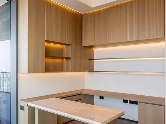 Luxury Living | Fully Upgraded | Full Marina View, picture 11