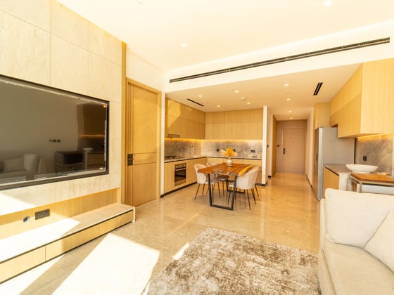 Luxury Living | Fully Upgraded | Full Marina View, picture 12