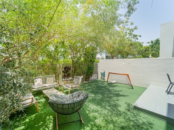 Rare Large Plot| Quiet Location|Vacant on Transfer, picture 2