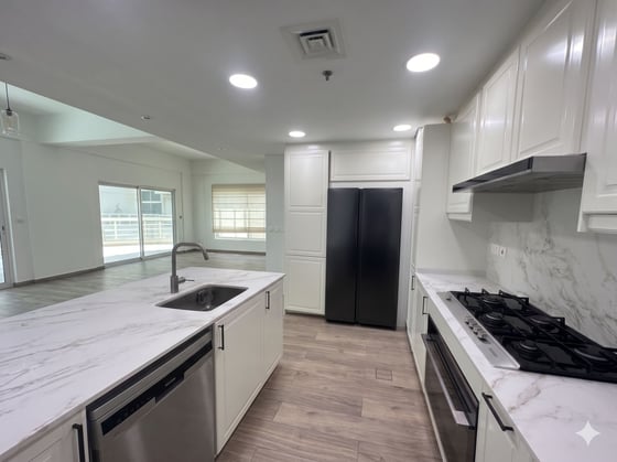 Corner Unit | Double Lake & Community View, picture 5