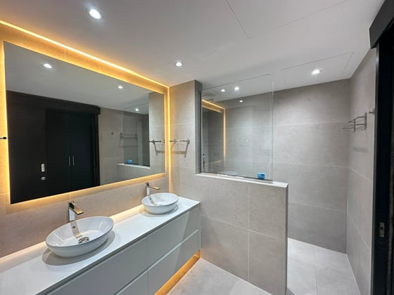 Corner Unit | Double Lake & Community View, picture 19