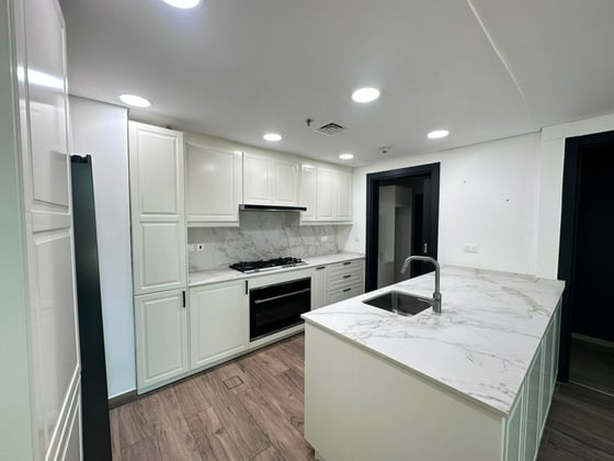 Corner Unit | Double Lake & Community View, picture 3