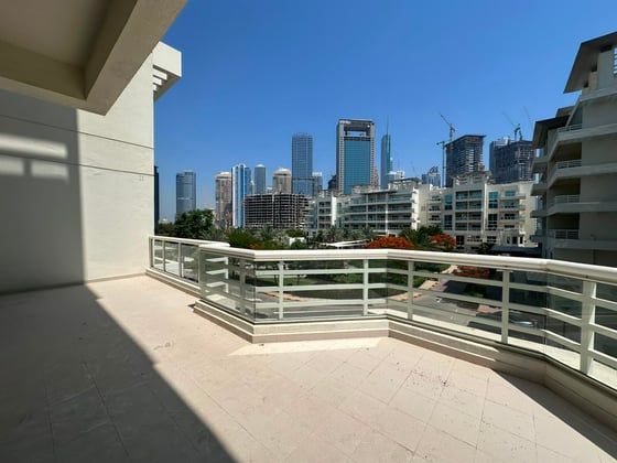 Corner Unit | Double Lake & Community View, picture 7