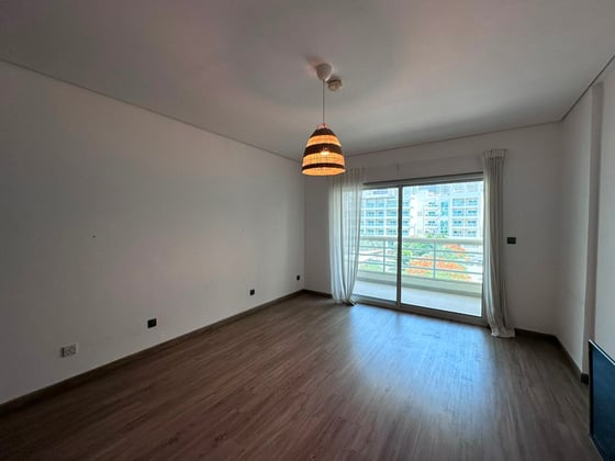 Corner Unit | Double Lake & Community View, picture 15