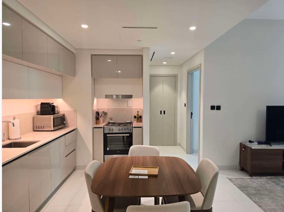 Fully Furnished | Sea View | Ready to Move In, picture 2