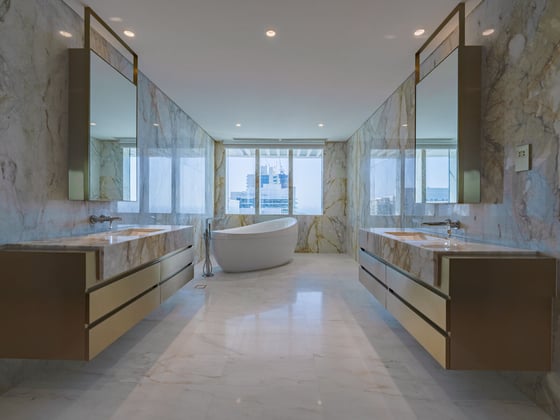 Luxurious Custom-Built Waterfront Penthouse, picture 22