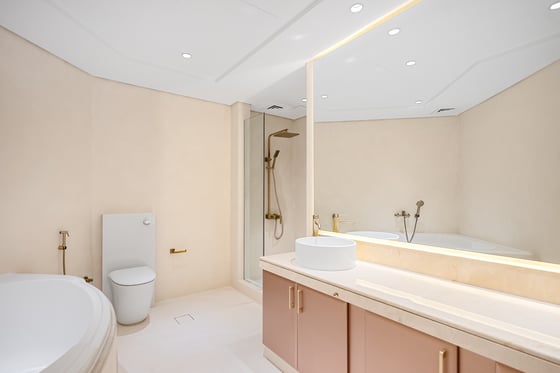 Fully Upgraded | Burj Al Arab & Sea View | Vacant, picture 12