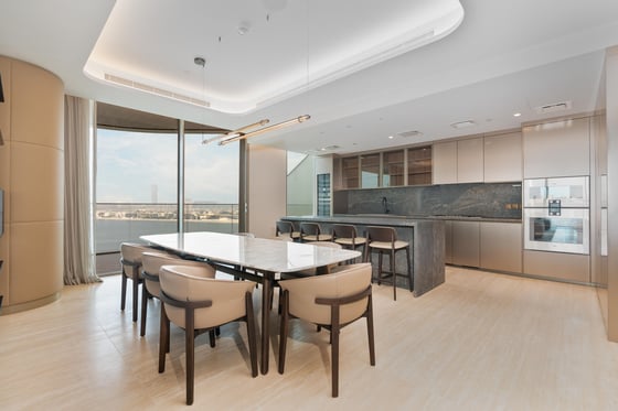 Panoramic Views | Luxury Living | Spacious, picture 8