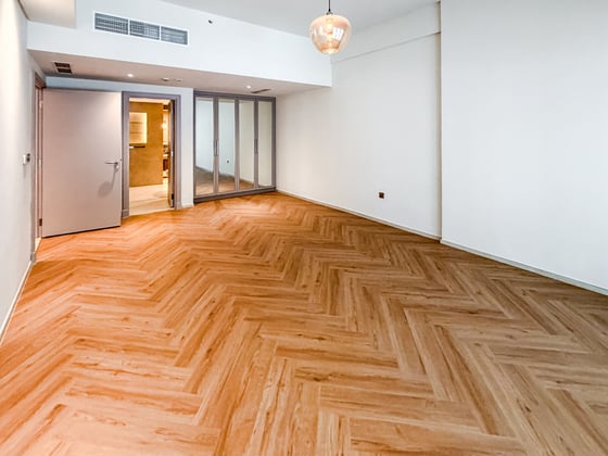 Fully Upgraded | Direct Pool Access | Vacant, picture 7