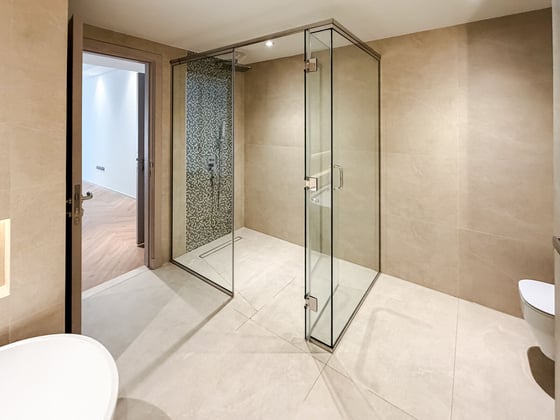 Fully Upgraded | Direct Pool Access | Vacant, picture 8