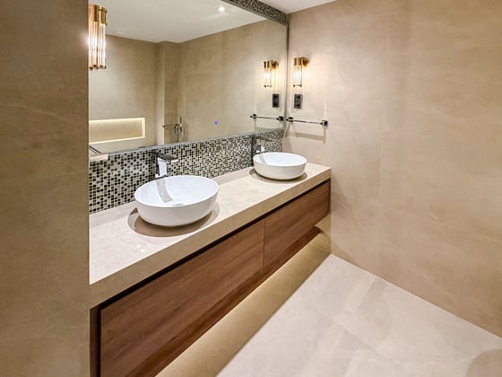 Fully Upgraded | Direct Pool Access | Vacant, picture 10