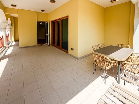 Fully Upgraded | Direct Pool Access | Vacant, picture 11