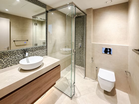 Fully Upgraded | Direct Pool Access | Vacant, picture 15