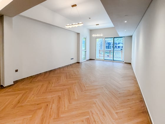 Fully Upgraded | Direct Pool Access | Vacant, picture 1
