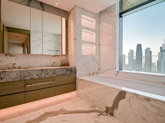 Refined Furnished Penthouse in Downtown Dubai, picture 9