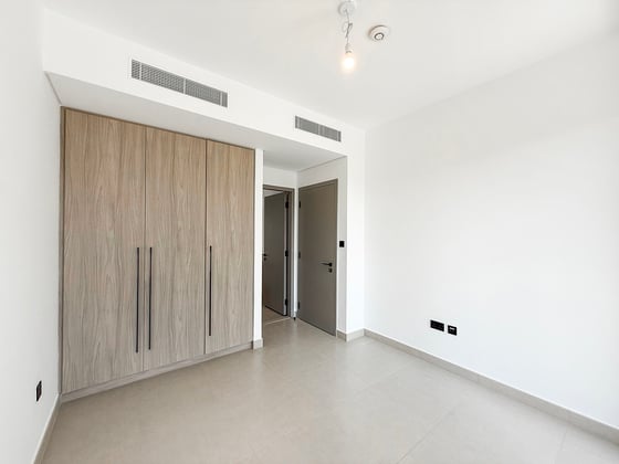 Vacant | Close to Pool and Park | Prime Location, picture 12