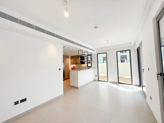 Vacant | Close to Pool and Park | Prime Location, picture 7
