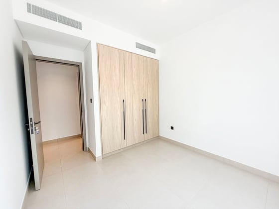 Vacant | Close to Pool and Park | Prime Location, picture 13
