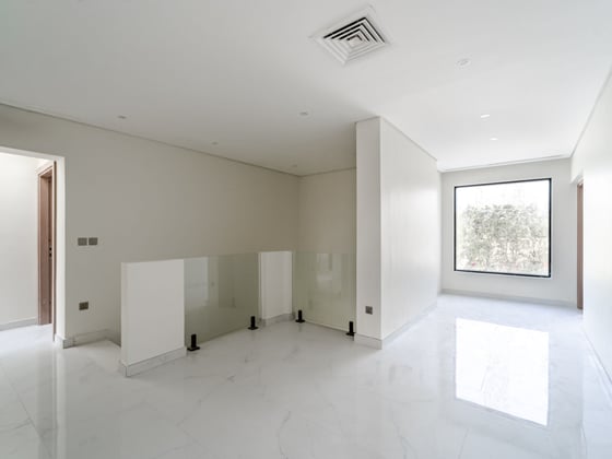 One of a Kind | Fully Upgraded | Vacant., picture 11