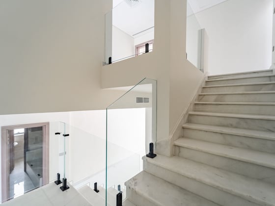 One of a Kind | Fully Upgraded | Vacant., picture 11