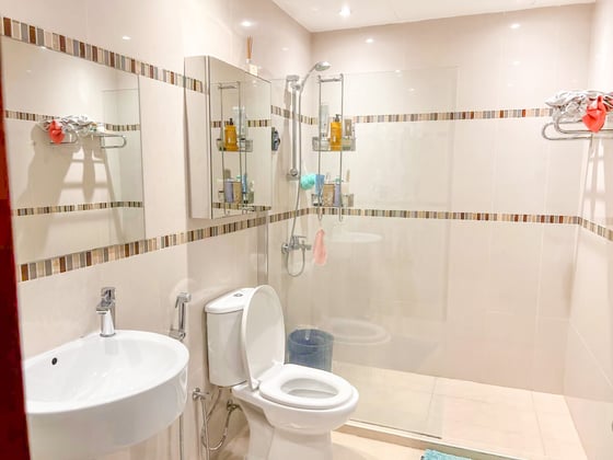 Best Priced | Upgraded 2-BR + Study | Single Row, picture 7