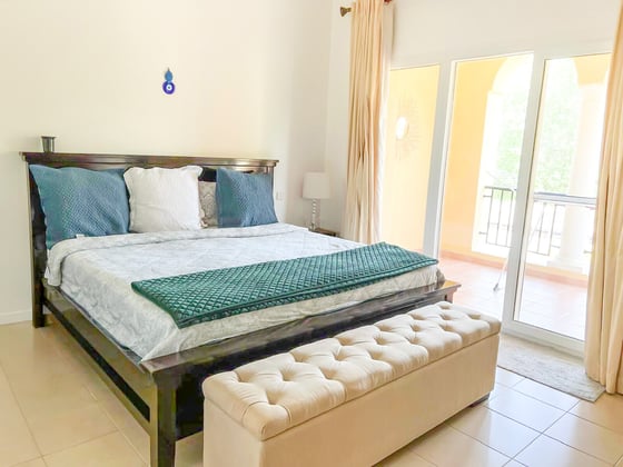 Best Priced | Upgraded 2-BR + Study | Single Row, picture 4
