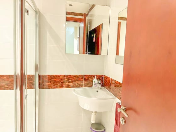 Best Priced | Upgraded 2-BR + Study | Single Row, picture 6