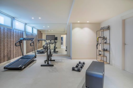 Brand new beachfront villa with 24h security in Estepona, picture 17