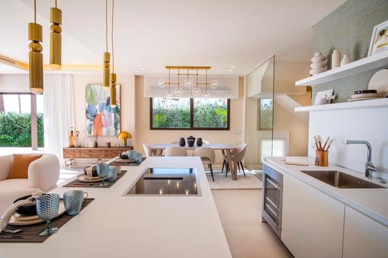 Brand new beachfront villa with 24h security in Estepona, picture 10