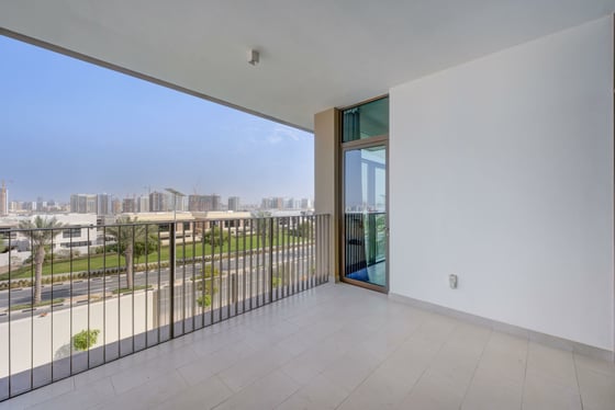 Elevated | Corner | Panoramic Skyline Views, picture 18
