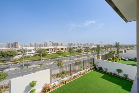 Elevated | Corner | Panoramic Skyline Views, picture 16