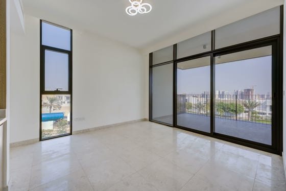 Elevated | Corner | Panoramic Skyline Views, picture 11