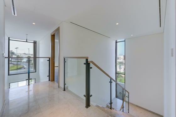Elevated | Corner | Panoramic Skyline Views, picture 15