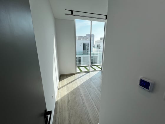 Luxury | Private Pool | Lift | Brand New | Vacant, picture 15