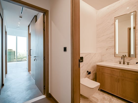 Refined Waterfront Apartment in Business Bay, picture 17