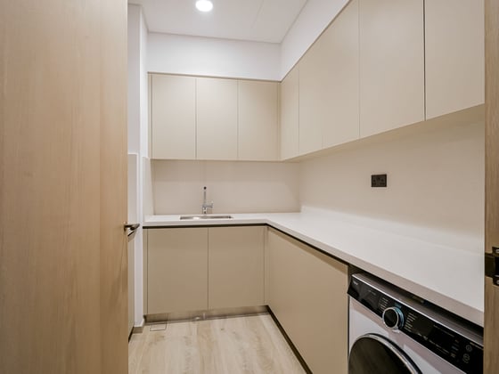 Refined Waterfront Apartment in Business Bay, picture 19