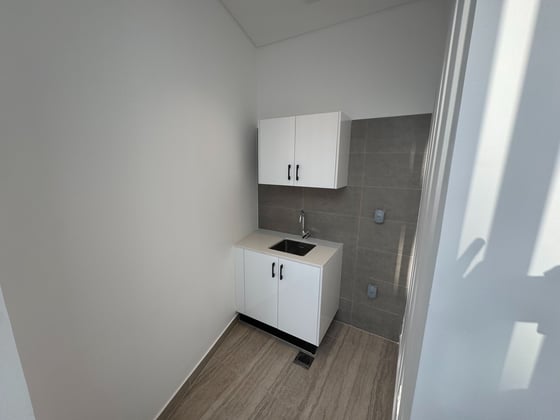 Prime Location | Private Rooftop Retreat, picture 9